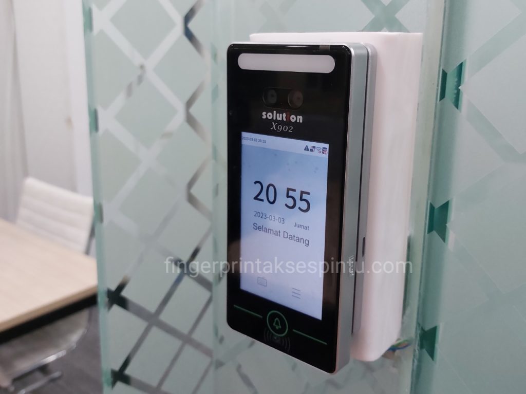 access control wajah